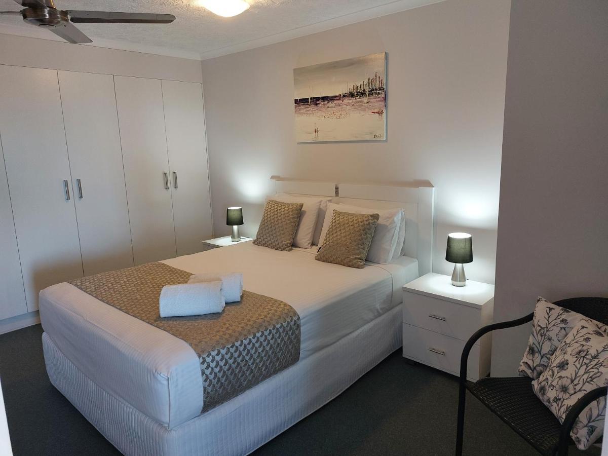 Sandy Shores Holiday Units Golden Beach ภายนอก รูปภาพ